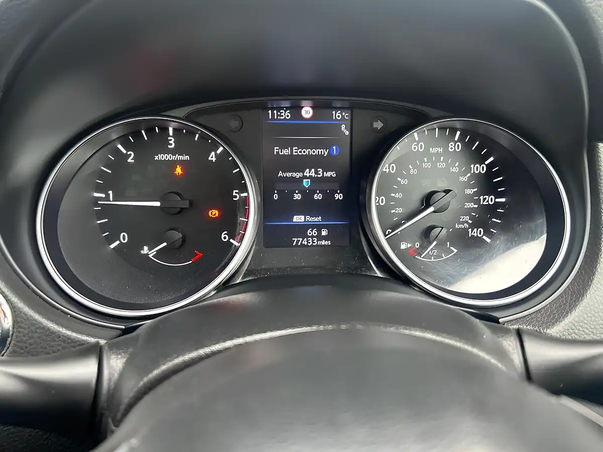Used 2019 Nissan Qashqai Tekna White - Interior and Exterior details 11