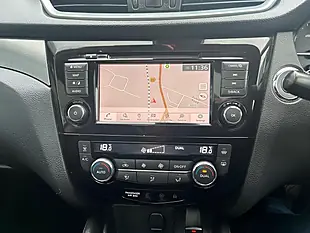 Used 2019 Nissan Qashqai Tekna White - Interior and Exterior details 16