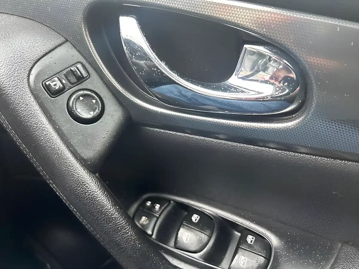 Used 2019 Nissan Qashqai Tekna White - Interior and Exterior details 20