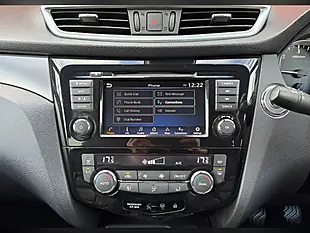 Used 2019 Nissan Qashqai Tekna+ White - Interior and Exterior details 13