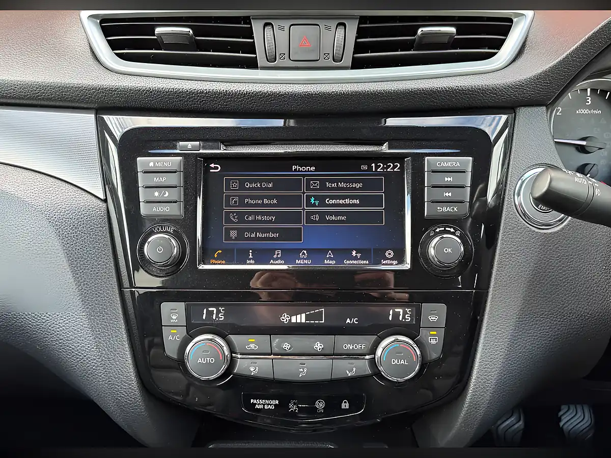 Used 2019 Nissan Qashqai Tekna+ White - Interior and Exterior details 13