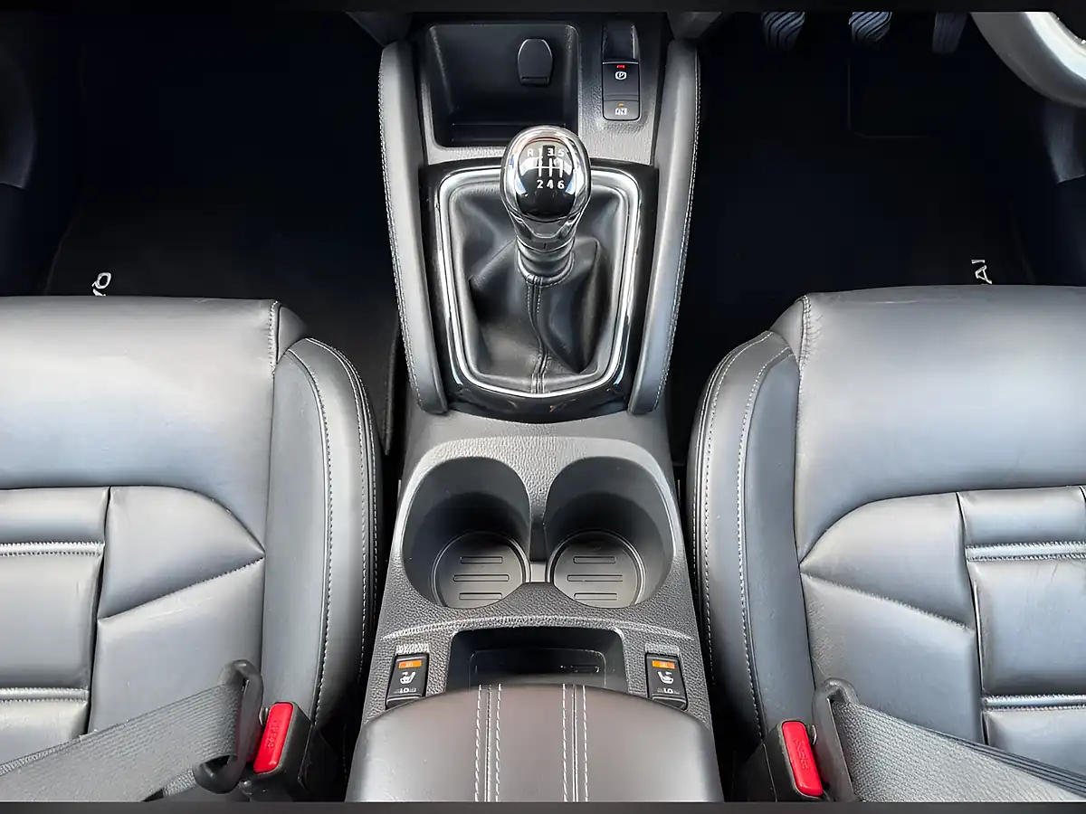 Used 2019 Nissan Qashqai Tekna+ White - Interior and Exterior details 14