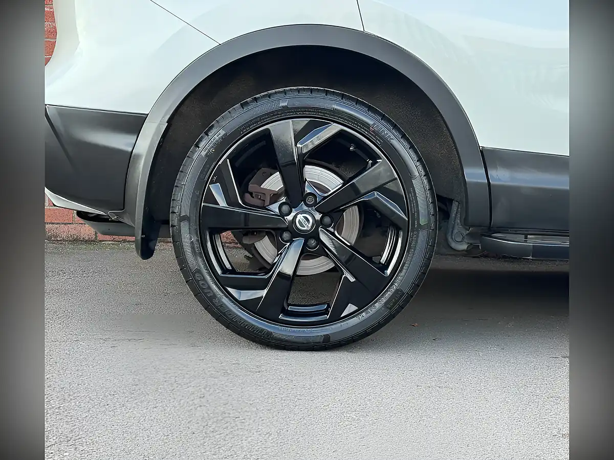 Used 2019 Nissan Qashqai Tekna+ White - Interior and Exterior details 19