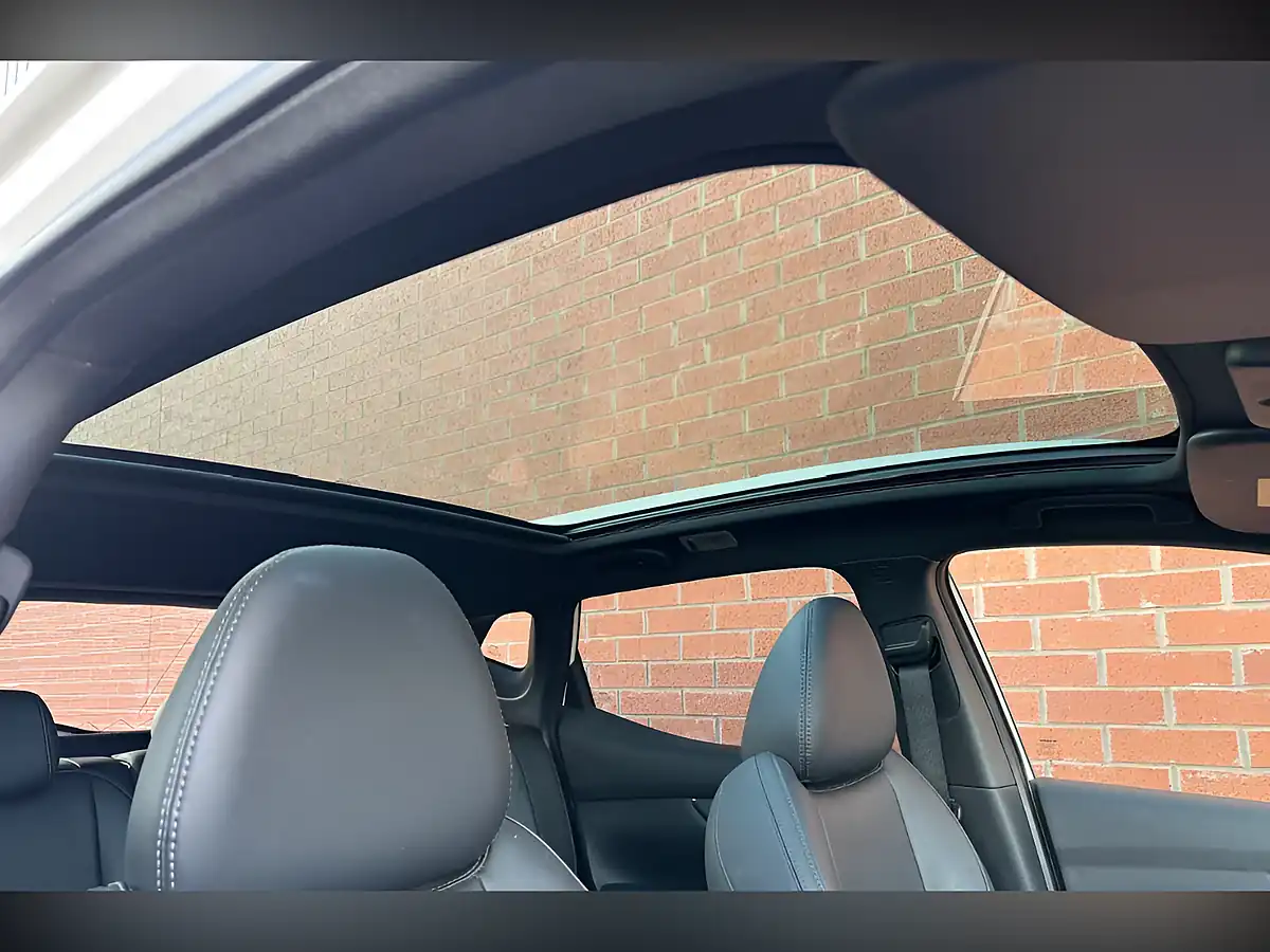 Used 2019 Nissan Qashqai Tekna+ White - Interior and Exterior details 4