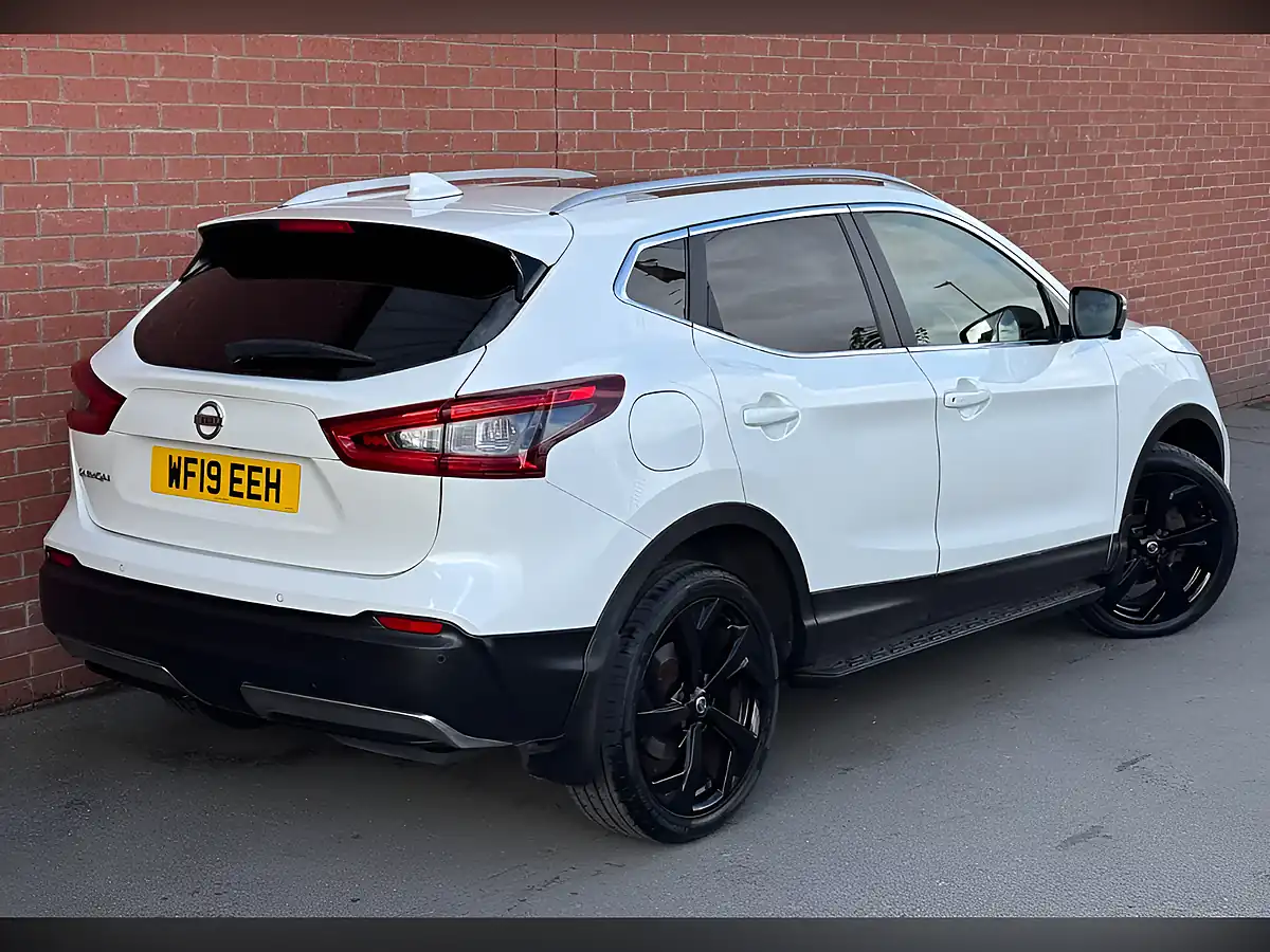 Used 2019 Nissan Qashqai Tekna+ White - Interior and Exterior details 5