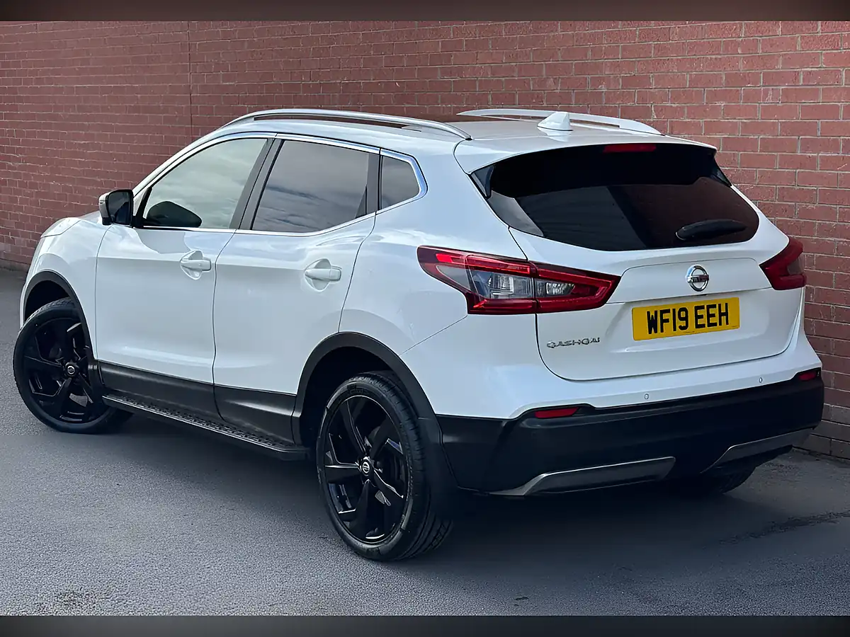 Used 2019 Nissan Qashqai Tekna+ White - Interior and Exterior details 9