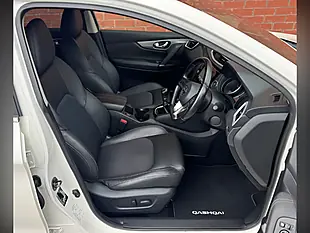 Used 2019 Nissan Qashqai Tekna White - Interior and Exterior details 11