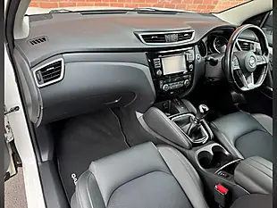 Used 2019 Nissan Qashqai Tekna White - Interior and Exterior details 18