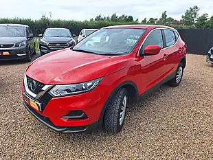 Used 2019 Nissan Qashqai Visia Red - Interior and Exterior details 11