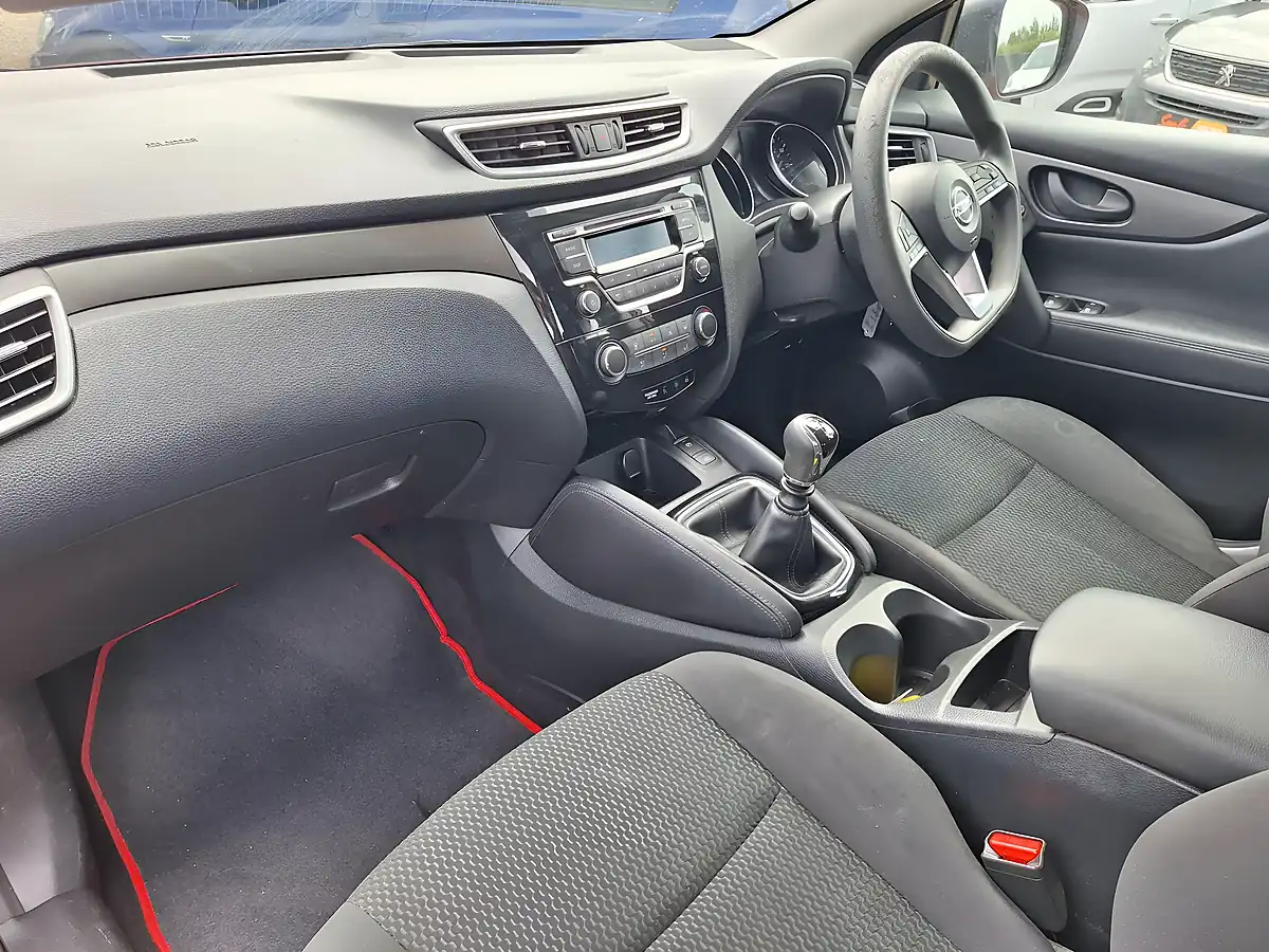 Used 2019 Nissan Qashqai Visia Red - Interior and Exterior details 2