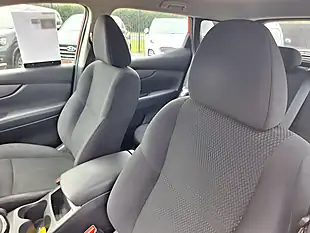 Used 2019 Nissan Qashqai Visia Red - Interior and Exterior details 4