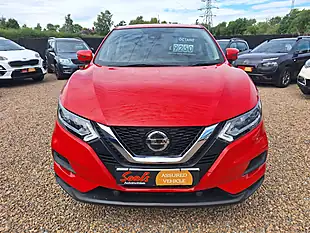 Used 2019 Nissan Qashqai Visia Red - Interior and Exterior details 6