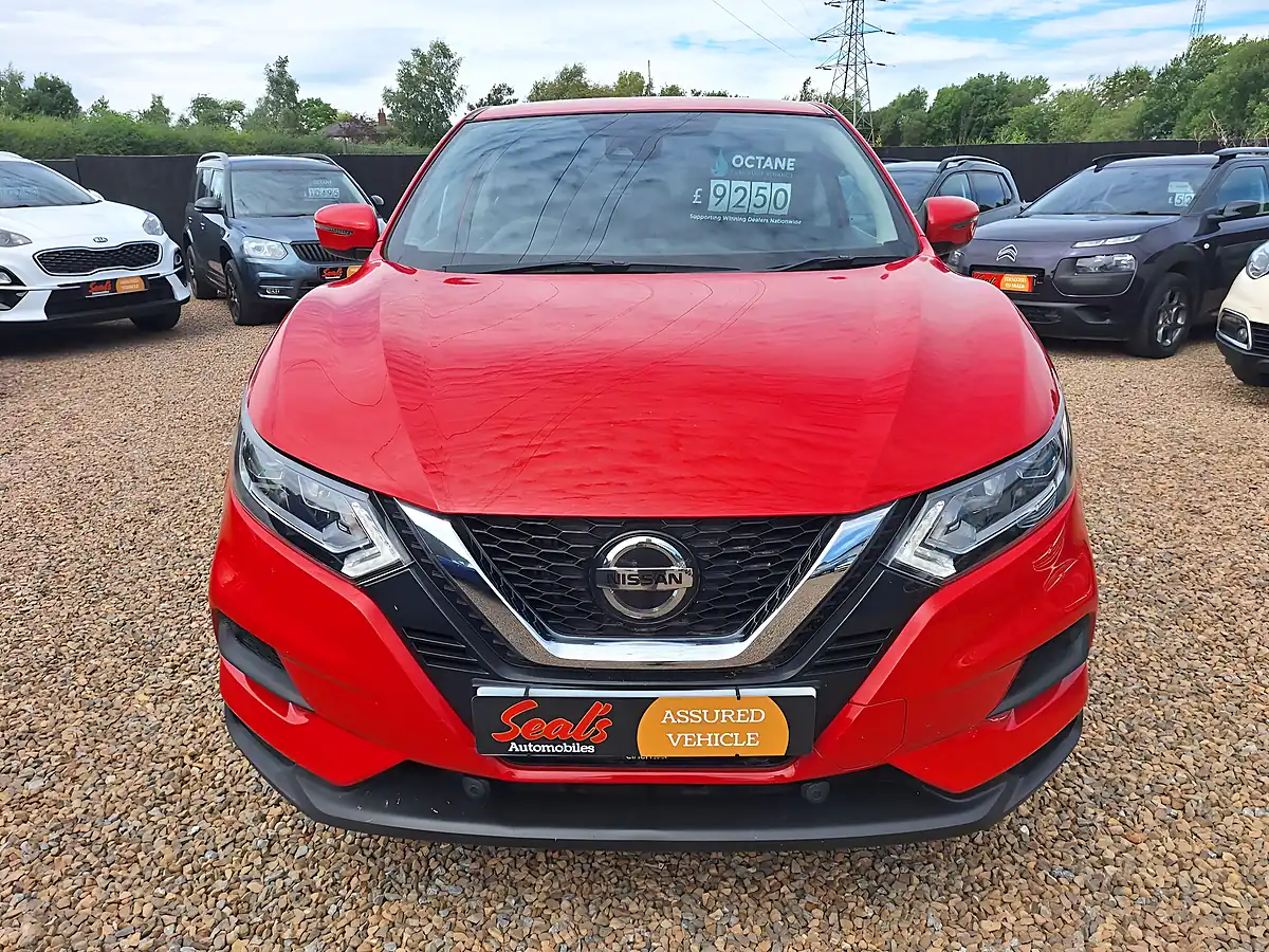 Used 2019 Nissan Qashqai Visia Red - Interior and Exterior details 6