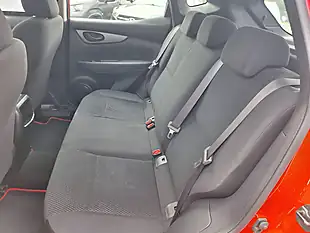 Used 2019 Nissan Qashqai Visia Red - Interior and Exterior details 7