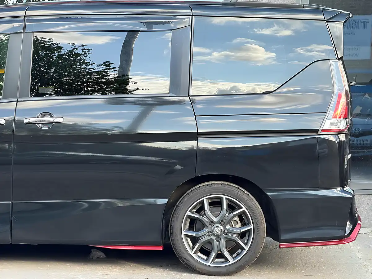 Used 2019 Nissan Serena Nismo Black - Interior and Exterior details 10