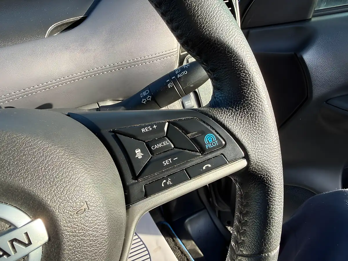 Used 2019 Nissan Serena Pilot 360 Grey - Interior and Exterior details 16