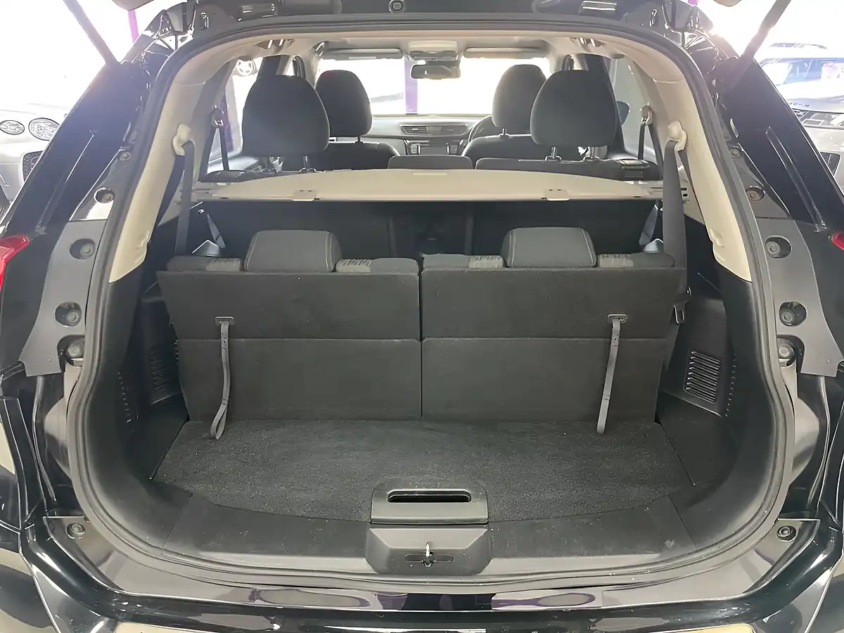 Used 2019 Nissan X-Trail Acenta Premium Black - Interior and Exterior details 9