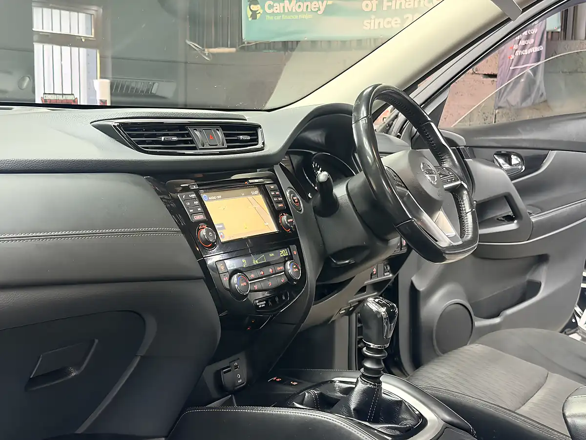Used 2019 Nissan X-Trail N-Connecta Black - Interior and Exterior details 14