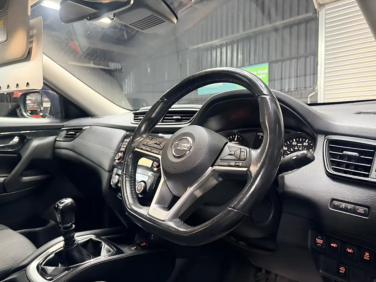 Used 2019 Nissan X-Trail N-Connecta Black - Interior and Exterior details 17
