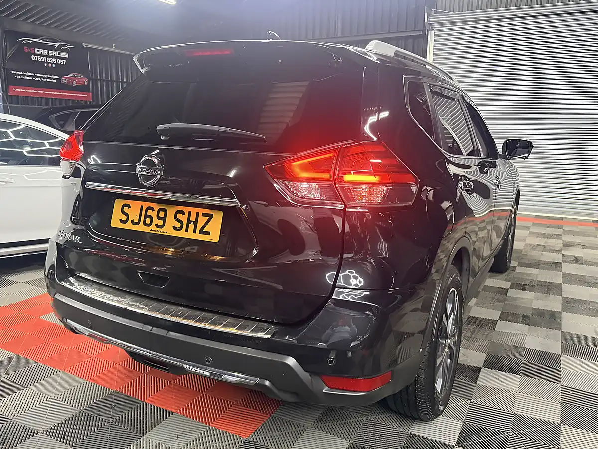 Used 2019 Nissan X-Trail N-Connecta Black - Interior and Exterior details 5