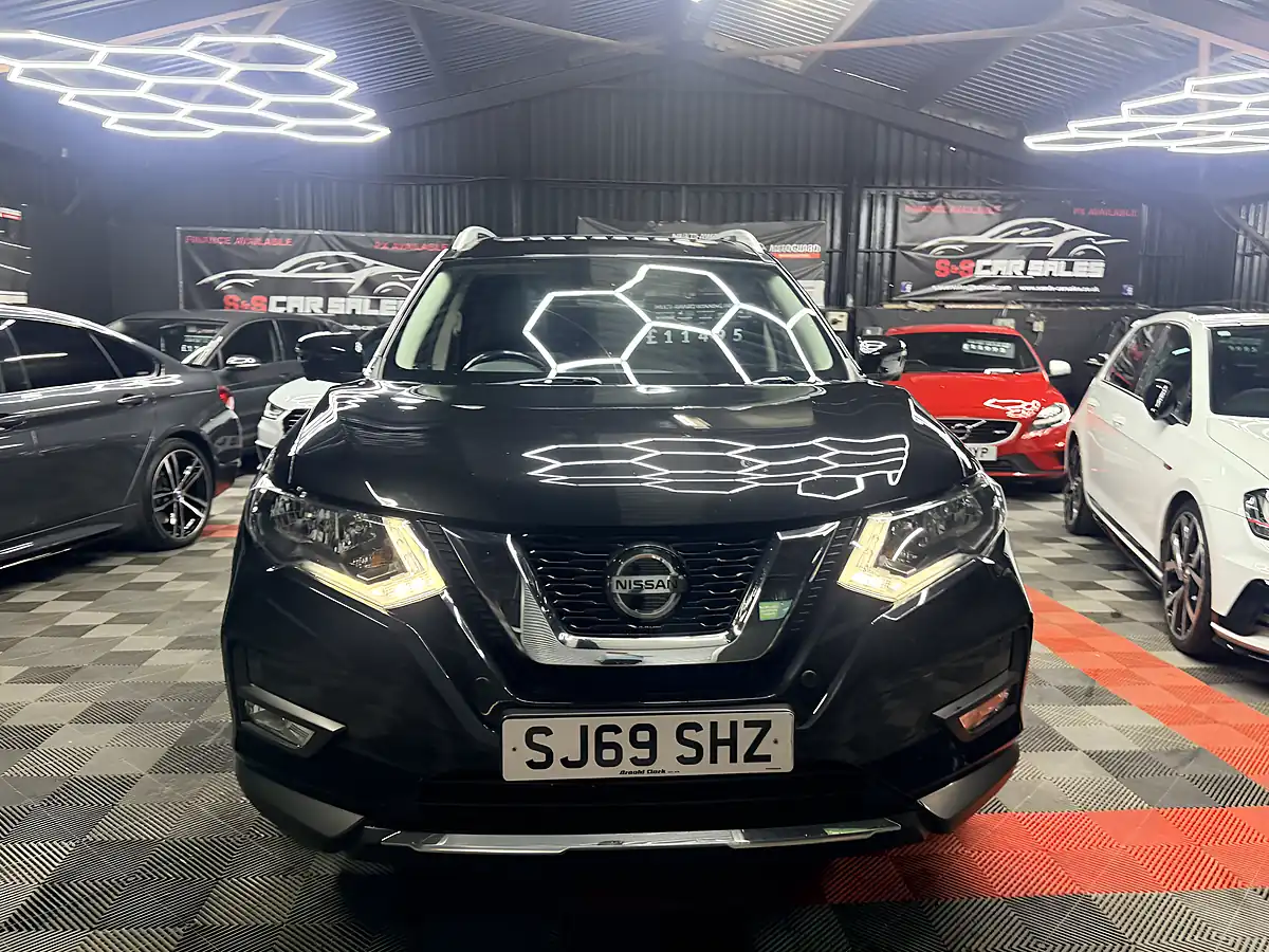 Used 2019 Nissan X-Trail N-Connecta Black - Interior and Exterior details 9