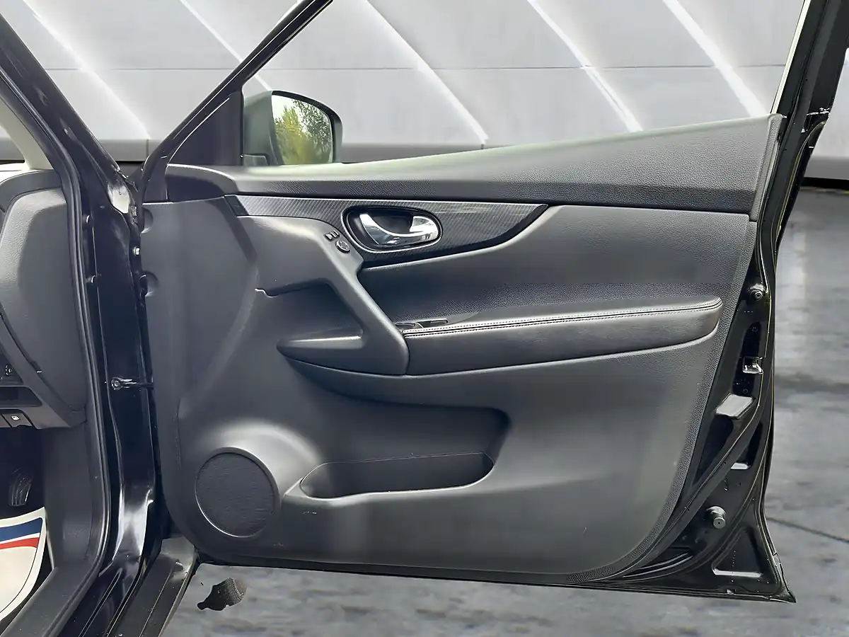 Used 2019 Nissan X-Trail N-Connecta Black - Interior and Exterior details 12