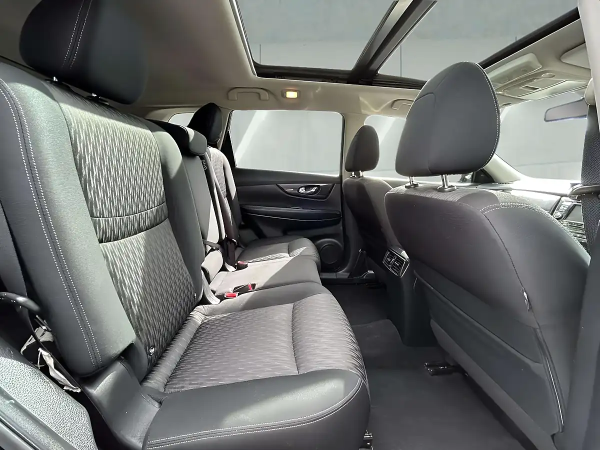 Used 2019 Nissan X-Trail N-Connecta Black - Interior and Exterior details 15