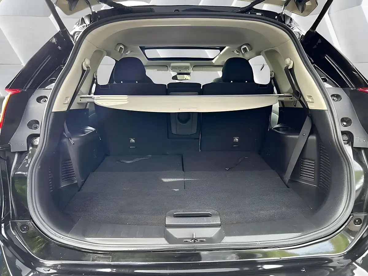 Used 2019 Nissan X-Trail N-Connecta Black - Interior and Exterior details 17