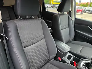 Used 2019 Nissan X-Trail N-Connecta Black - Interior and Exterior details 14