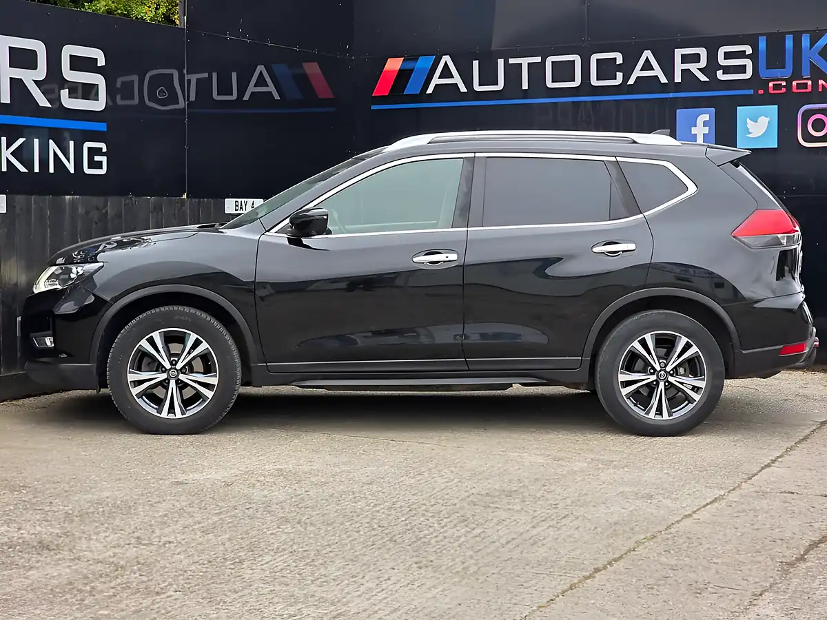 Used 2019 Nissan X-Trail N-Connecta Black - Interior and Exterior details 8