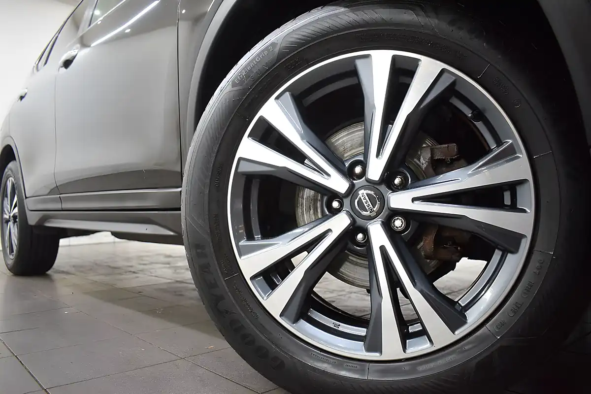 Used 2019 Nissan X-Trail N-Connecta Black - Interior and Exterior details 13
