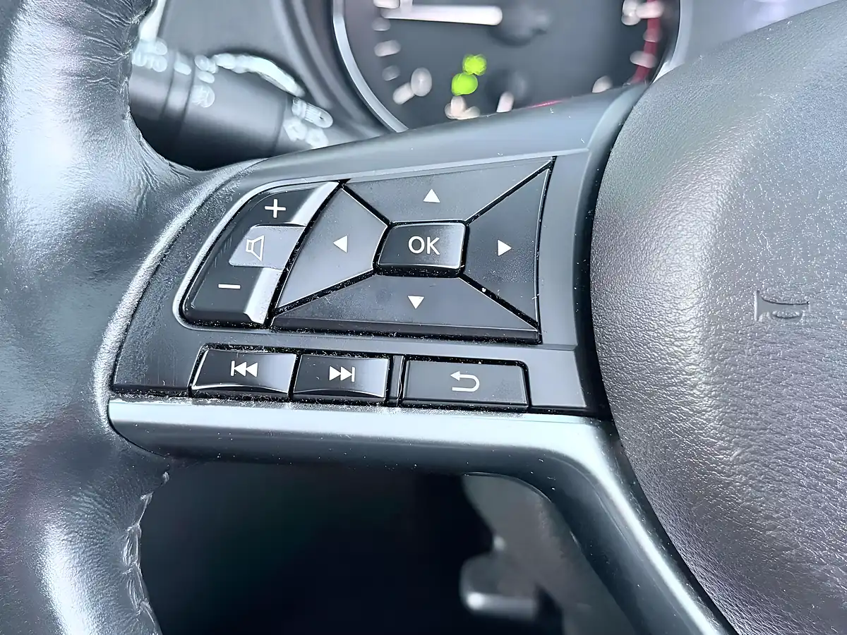 Used 2019 Nissan X-Trail N-Connecta Grey - Interior and Exterior details 14
