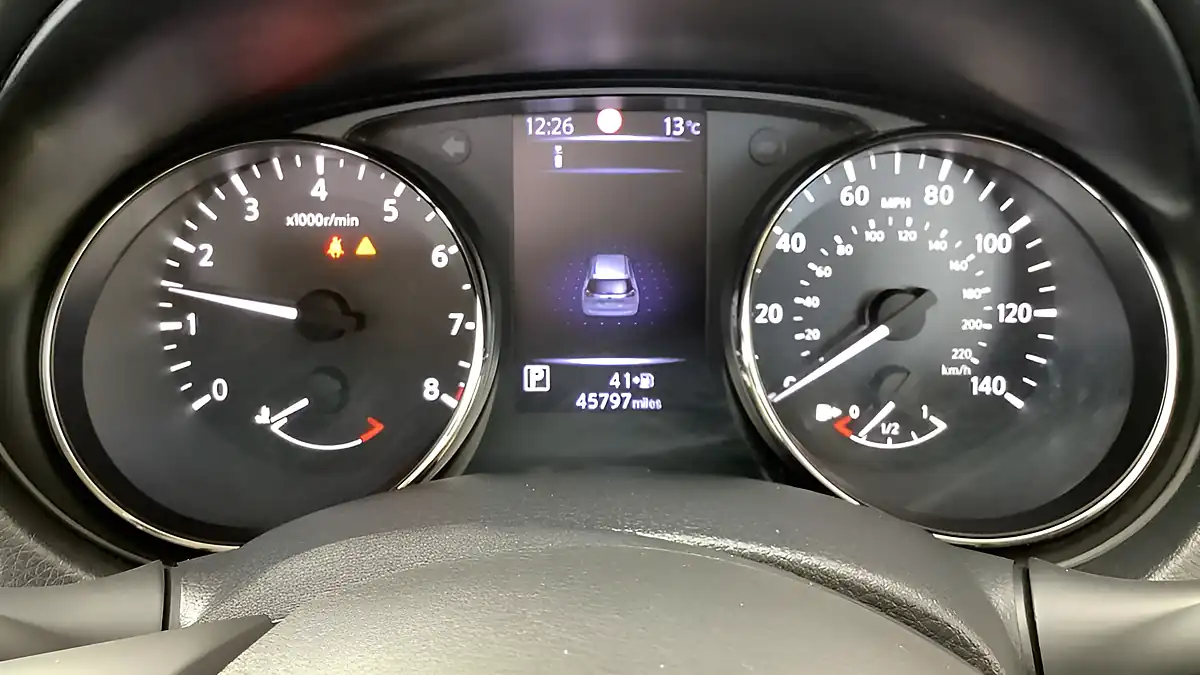 Used 2019 Nissan X-Trail N-Connecta Red - Interior and Exterior details 17