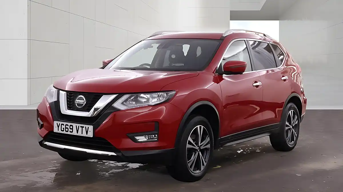 Used 2019 Nissan X-Trail N-Connecta Red - Interior and Exterior details 5