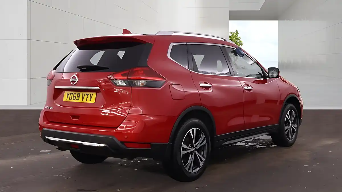 Used 2019 Nissan X-Trail N-Connecta Red - Interior and Exterior details 8