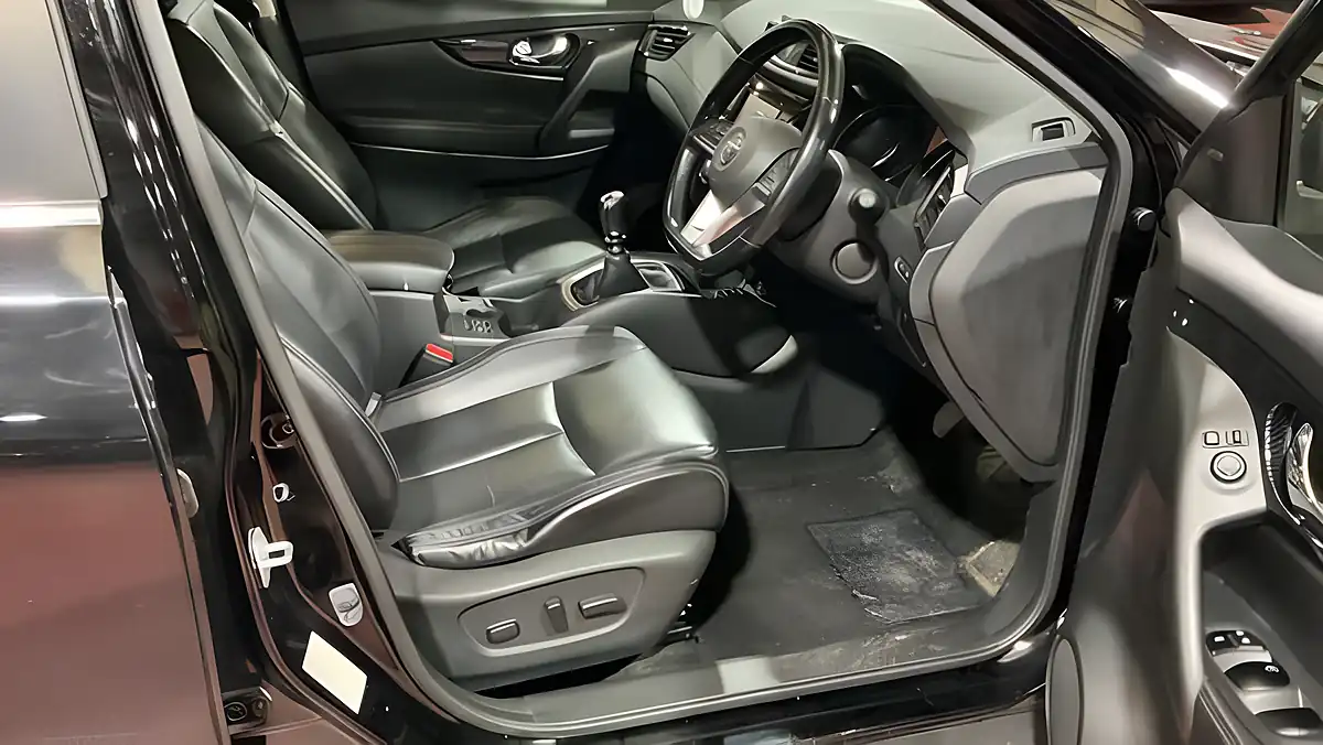 Used 2019 Nissan X-Trail Tekna Black - Interior and Exterior details 7