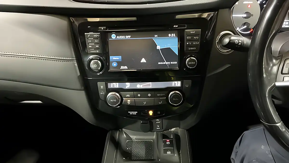 Used 2019 Nissan X-Trail Tekna Black - Interior and Exterior details 9