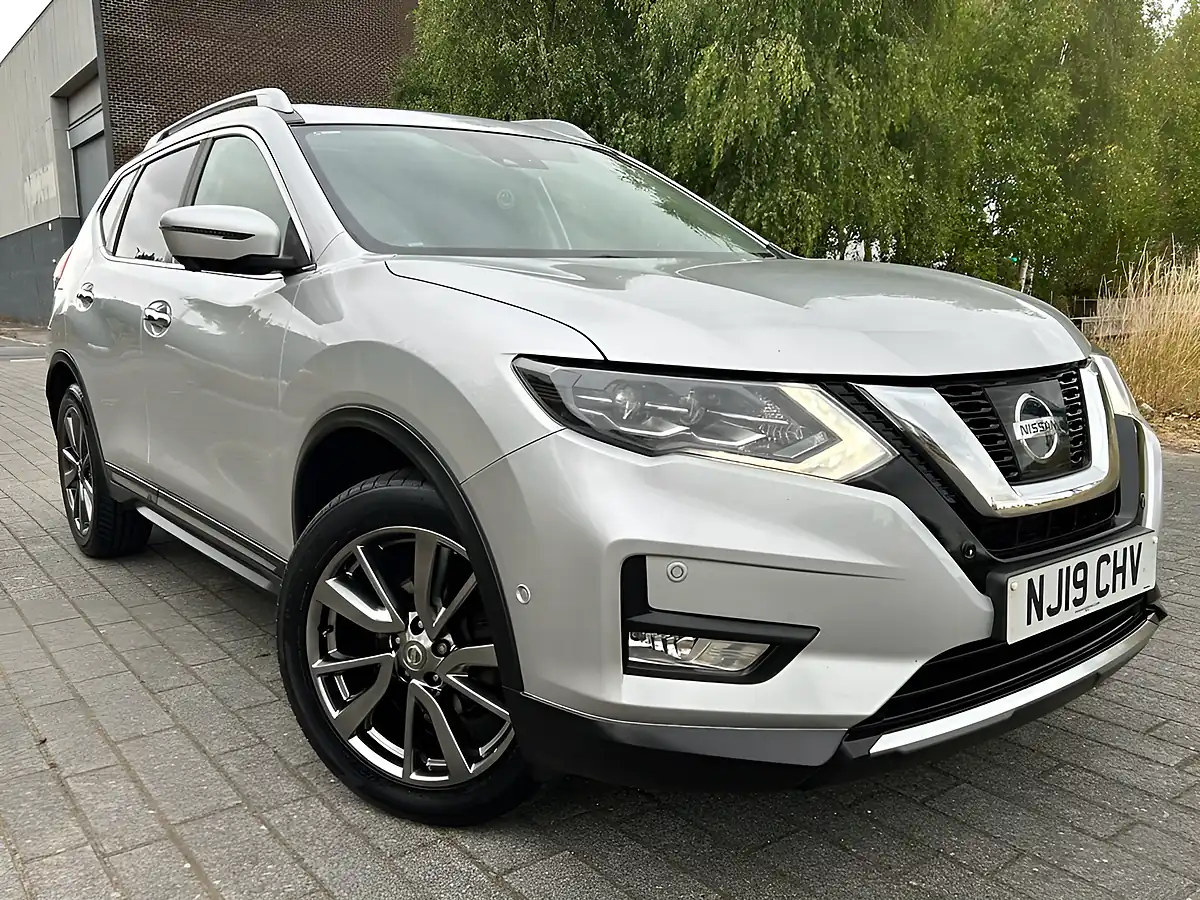 Used 2019 Nissan X-Trail Tekna Silver - Front View