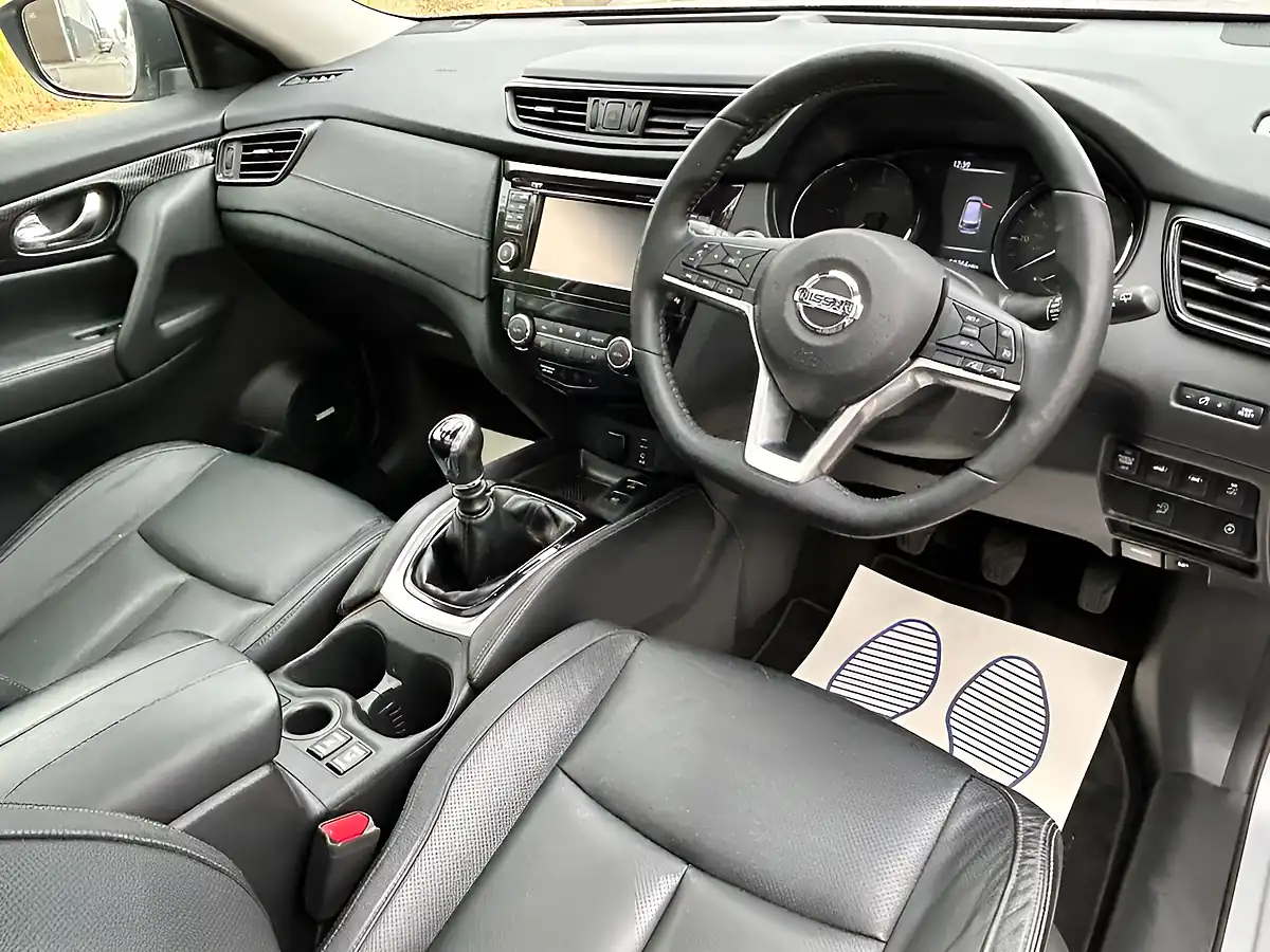 Used 2019 Nissan X-Trail Tekna Silver - Interior and Exterior details 3