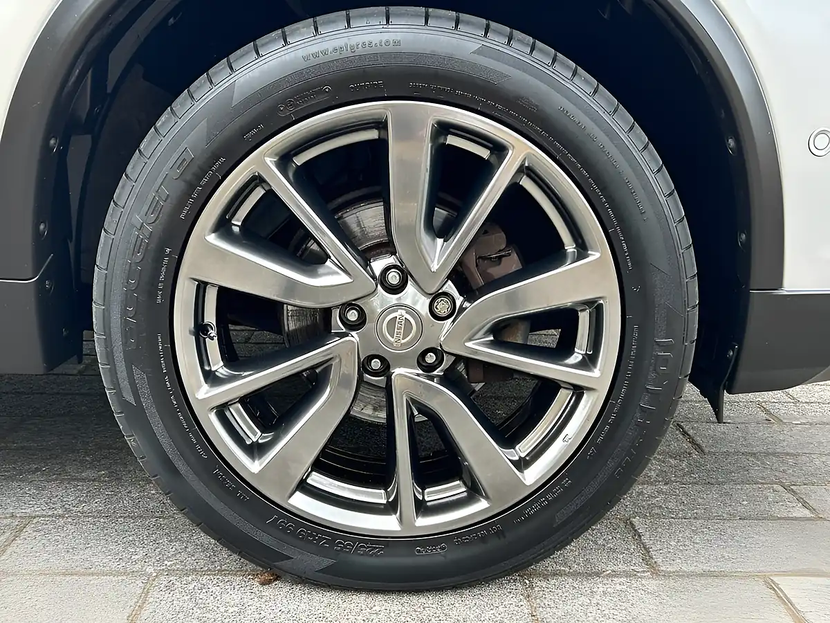 Used 2019 Nissan X-Trail Tekna Silver - Interior and Exterior details 4