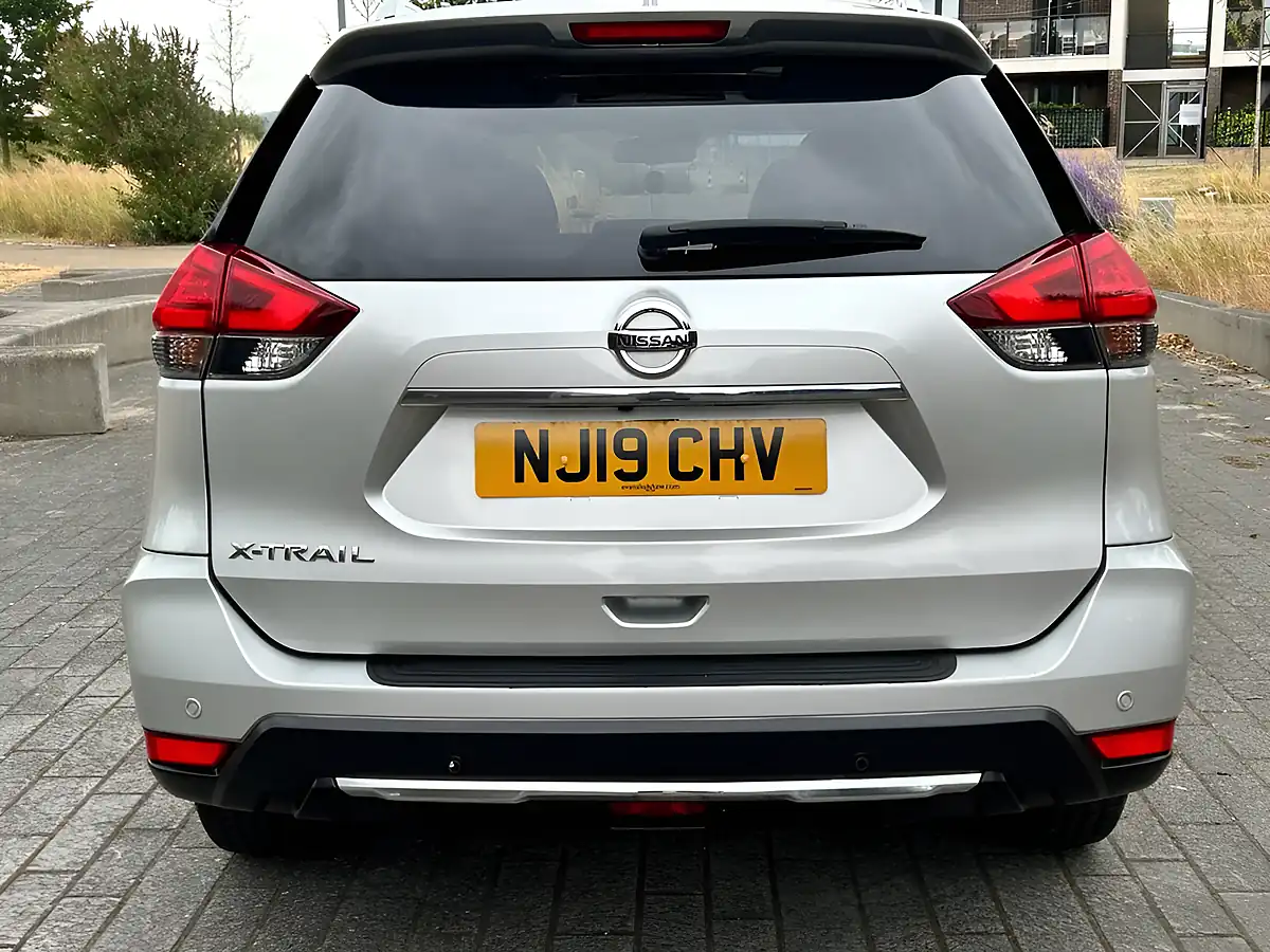 Used 2019 Nissan X-Trail Tekna Silver - Interior and Exterior details 9