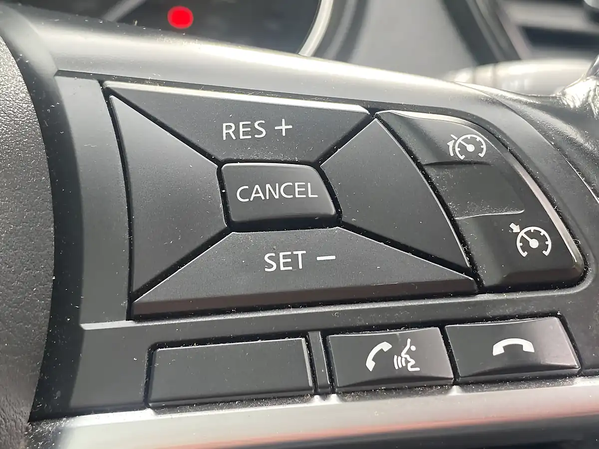 Used 2019 Nissan X-Trail Tekna White - Interior and Exterior details 16