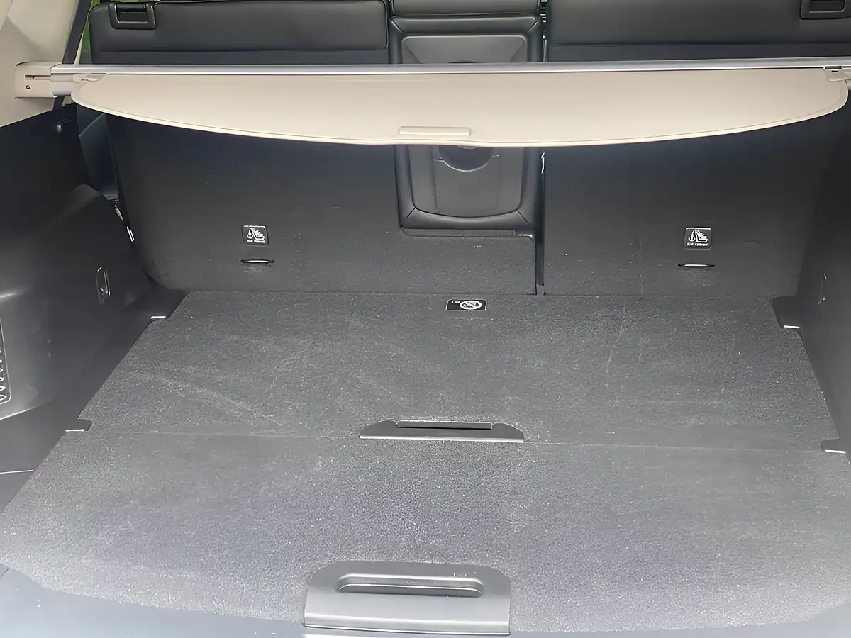 Used 2019 Nissan X-Trail Tekna White - Interior and Exterior details 18