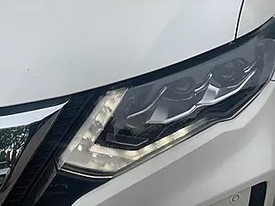 Used 2019 Nissan X-Trail Tekna White - Interior and Exterior details 19