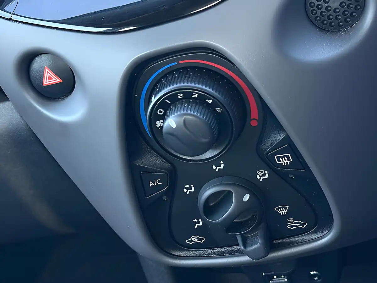 Used 2019 Peugeot 108 Active Purple - Interior and Exterior details 18
