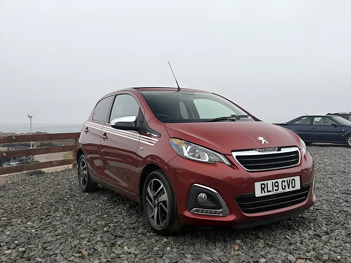 Used 2019 Peugeot 108 Collection Red - Interior and Exterior details 3