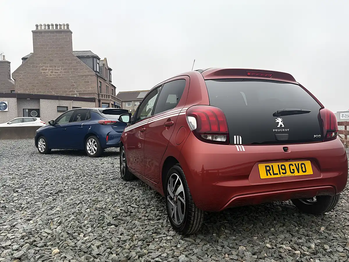Used 2019 Peugeot 108 Collection Red - Interior and Exterior details 8