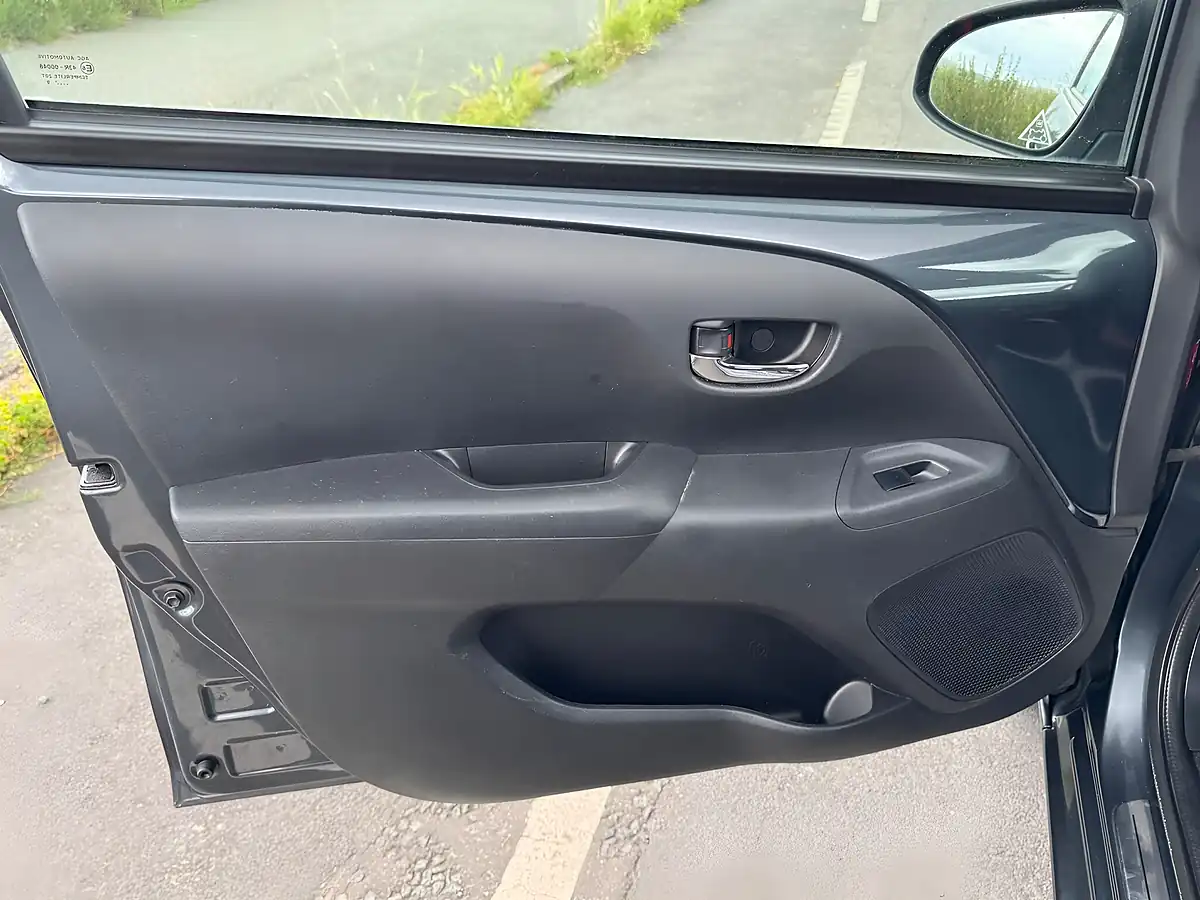 Used 2019 Peugeot 108 Collection Top Grey - Interior and Exterior details 14