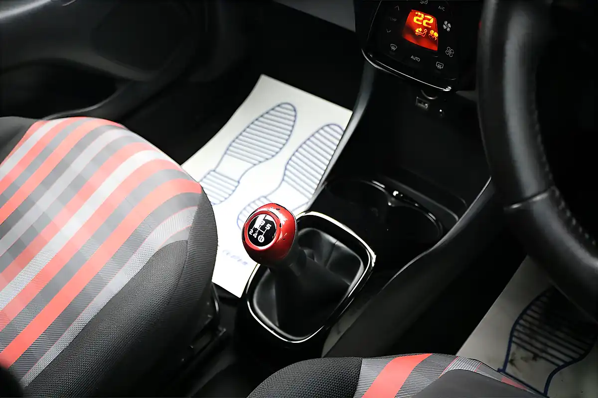 Used 2019 Peugeot 108 Collection White - Interior and Exterior details 11