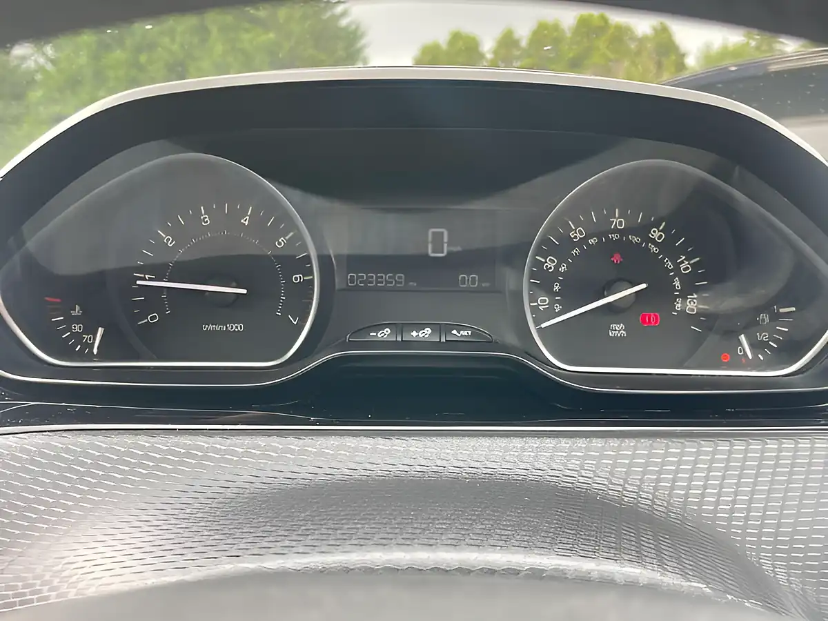 Used 2019 Peugeot 2008 Active White - Interior and Exterior details 19